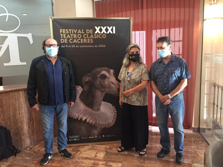 Juan Montilla, Silvia González y Alfonso Zurro, de Teatro Clásico de Sevilla, en la presentación