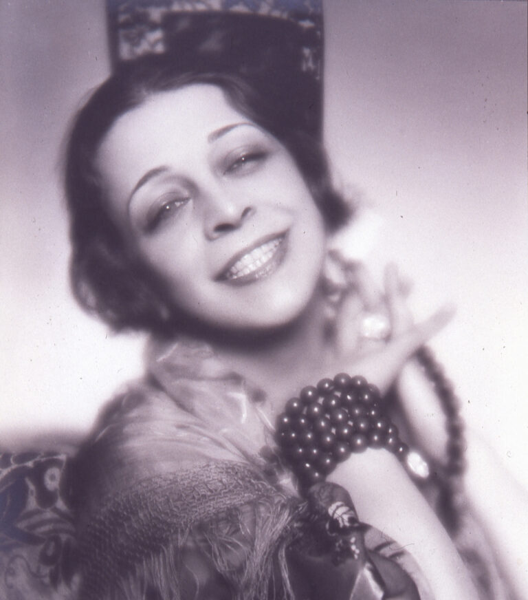 Retrato reproducido en el programa de mano del Théâtre National de l'Opéra-Comique, (1929). Archivo CDAEM