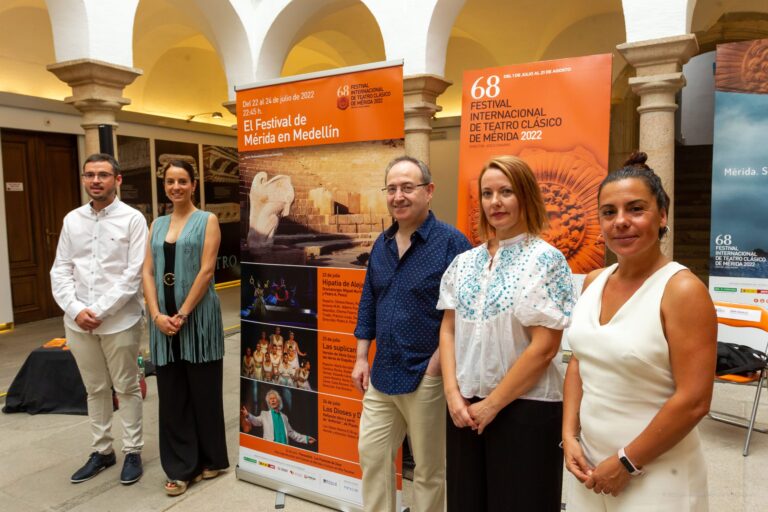 Fotografía de familia de la presentación