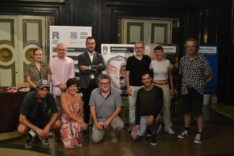 Fotografía de familia de la presentación