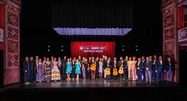 Fotografía de familia de la presentación