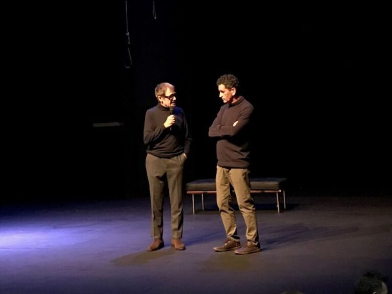 Juan Mayorga junto a Alberto Anaut (Director de La Fábrica) en la presentación de Medea de Chantal Maillard