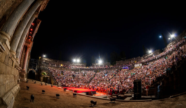 Lleno_absoluto_en_el_Teatro_Romano_el_20-07-2013