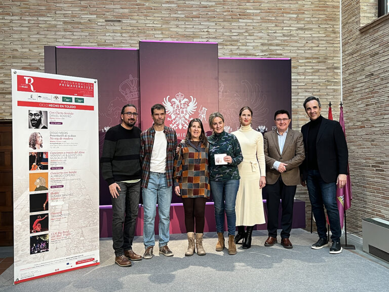 Fotografía de familia de la presentación