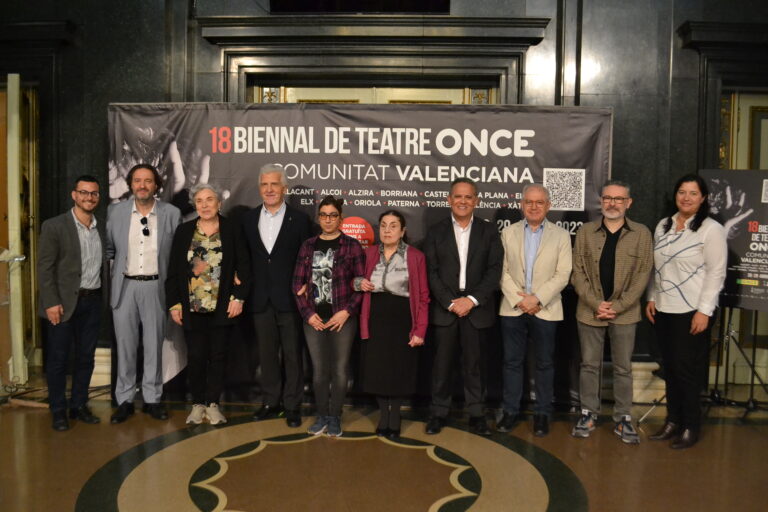 Fotografía de familia de la presentación