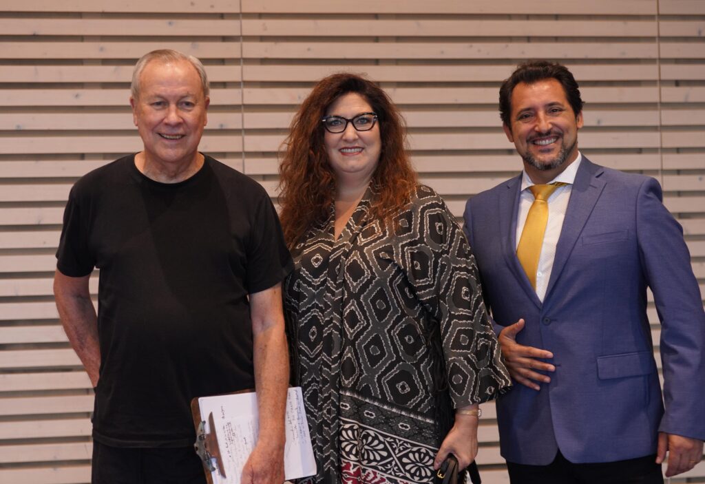 Robert Wilson (director de escena, escenógrafo e iluminador de Turandot), Anna Pirozzi (Turandot) y Jorge de León (Calaf)