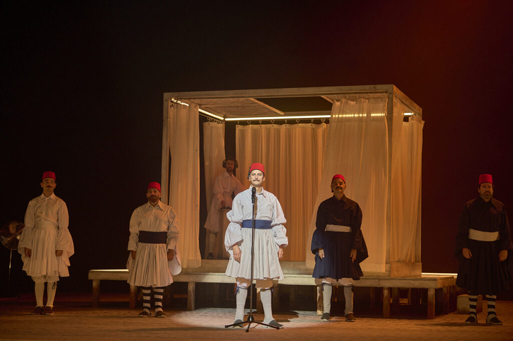 Fotografía de una escena  de la obra "La comedia de los errores"