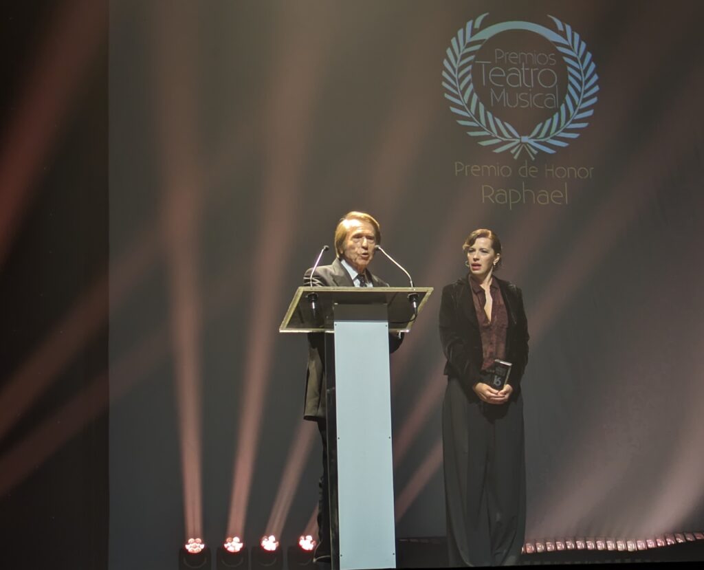 Raphael recibió el Premio de Honor