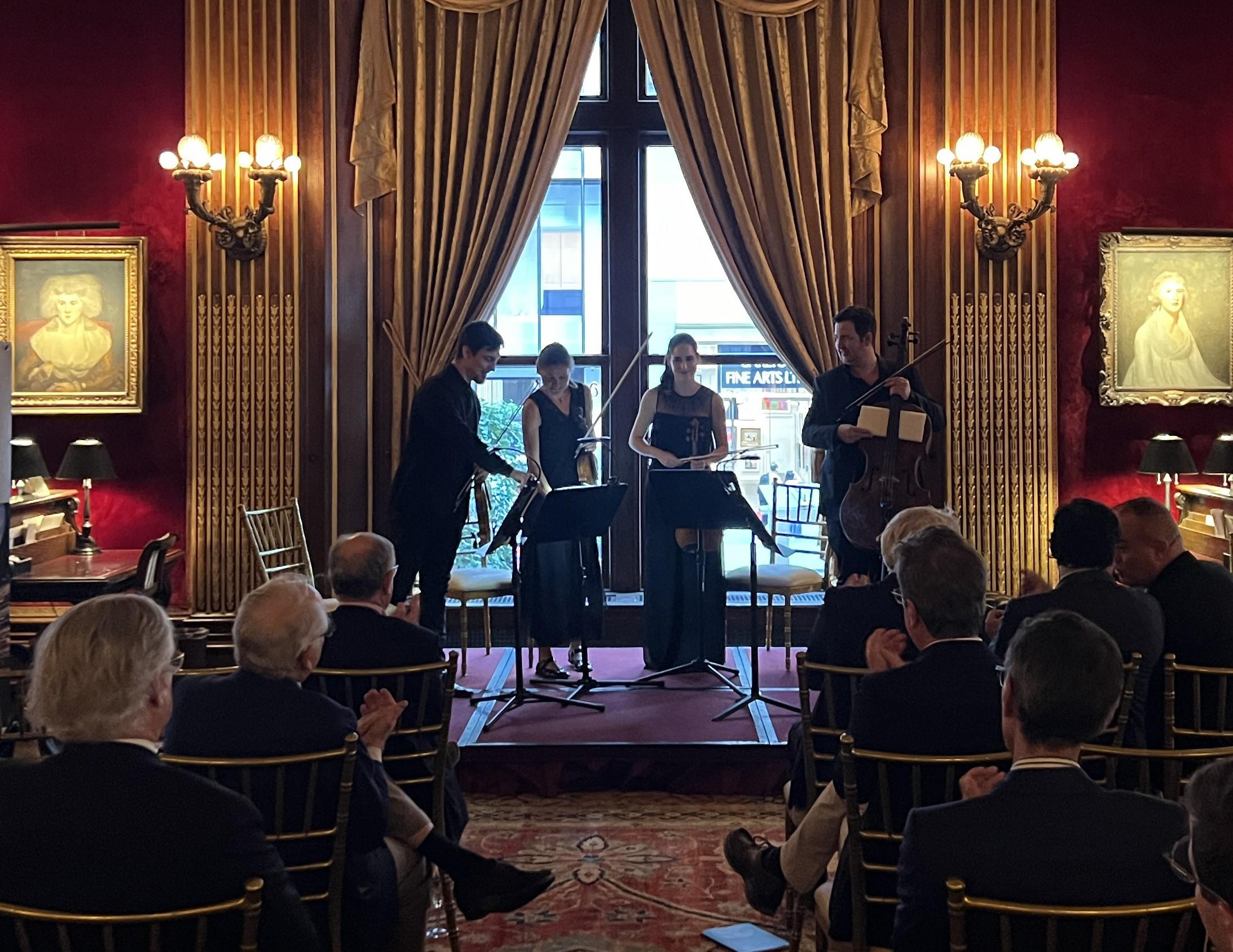 Cuarteto de Solistas de la Orquesta Titular del Teatro Real -con Rubén Mendoza (violín I), Margarita Sikoeva (violín II), Cristina Regojo (viola) y Dragos Balan (violonchelo) en el concierto en The University Club