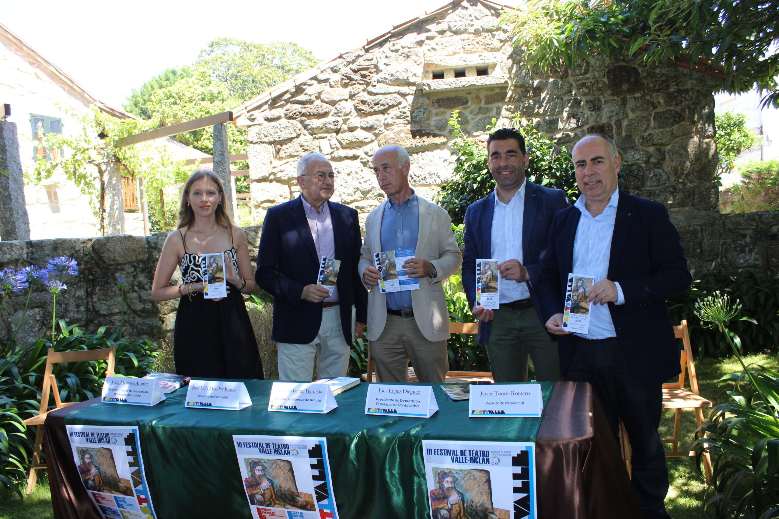 Fotografía de familia de la presentación de 'Festivalle'