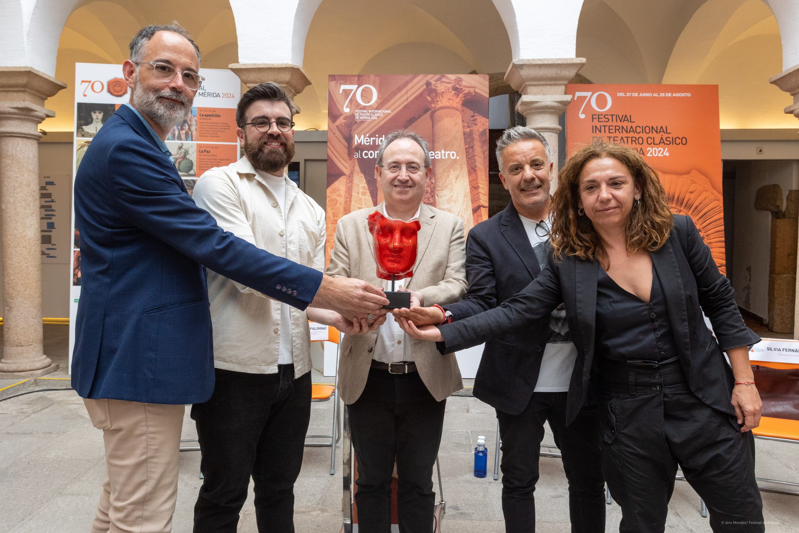 Momento de la presentación de la pieza en Mérida