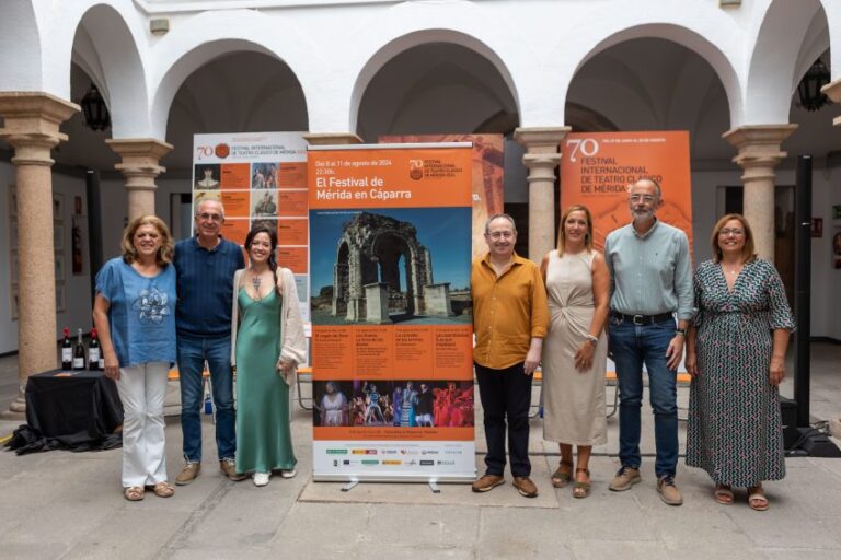 Presentación de la extensión en la sede del festival