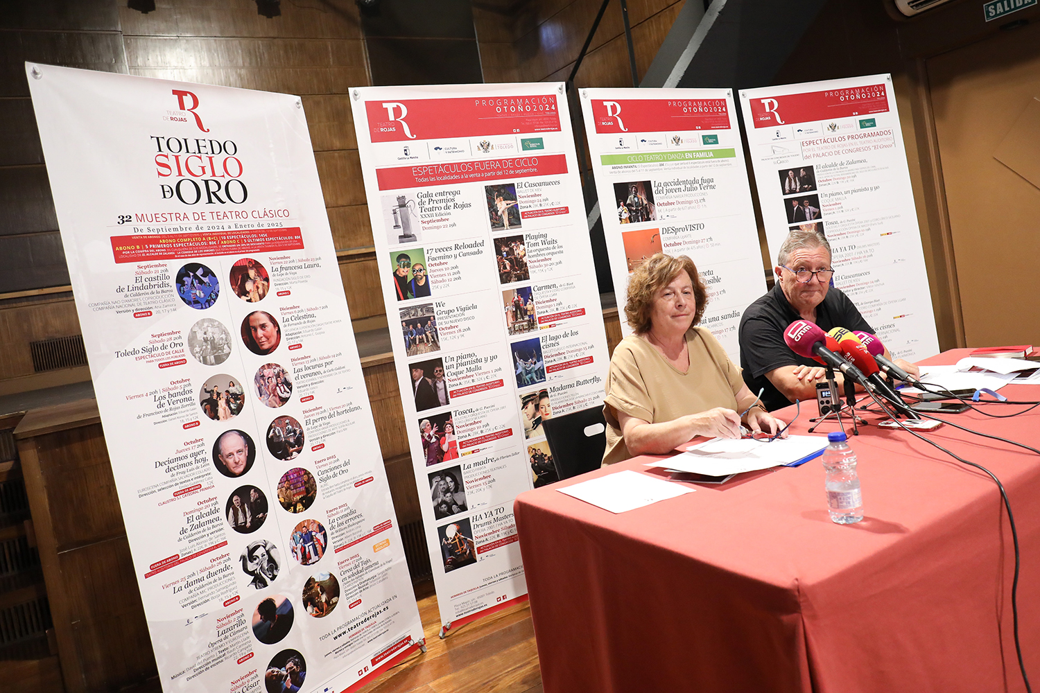 Ana Pérez ha estado acompañada del director del coliseo toledano, Francisco Plaza