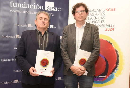 De izda a dcha: Juan José Solana, presidente de Fundación SGAE, y Rubén Gutiérrez, director general de Fundación SGAE, durante la presentación del Anuario SGAE 2024 celebrada hoy en la Sociedad General de Autores y Editores