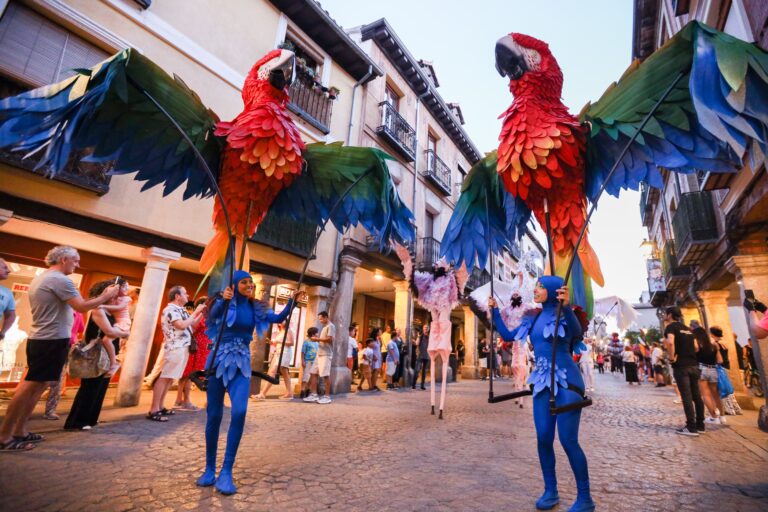 Imagen de 'Romance de aves', uno de los espectáculos de calle de la edición de este año