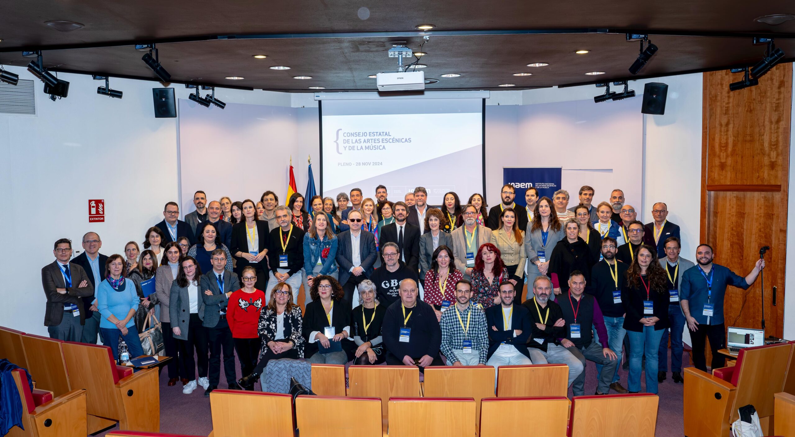 Fotografía de familia del Pleno del Consejo Estatal de las AAEE y de la Música 2024