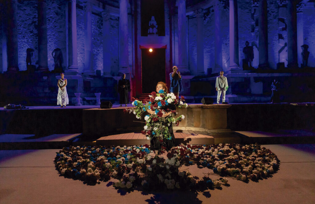 Carlota Ferrer en una imagen de escena de 'Tiresias'