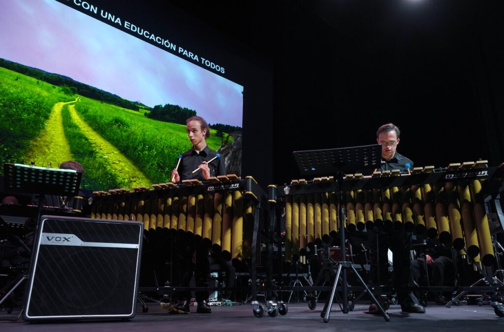 Integrantes de la Agrupación Musical Inclusiva del Teatro Real