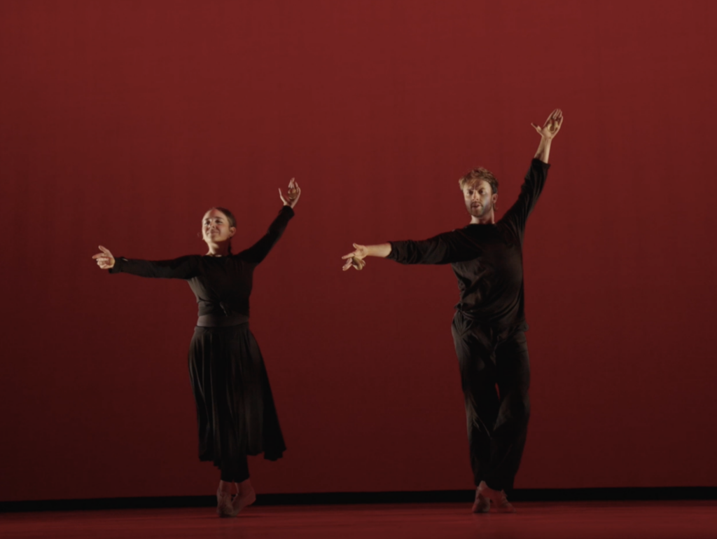 Dos de los bailarines del Ballet Español en un ensayo en la Sala Roja de Teatros del Canal