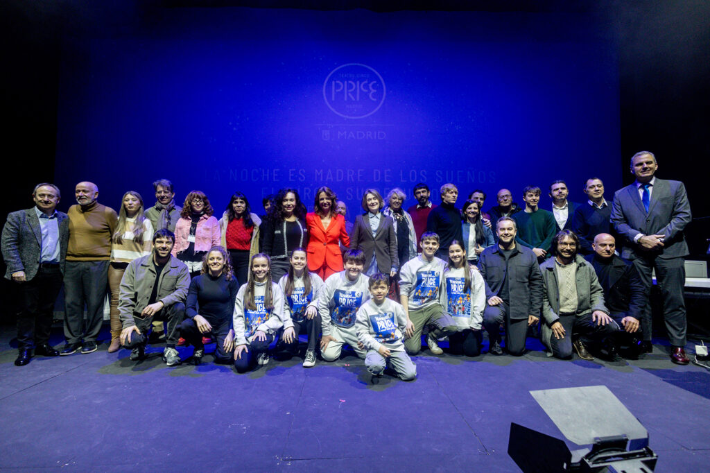 Fotografía de familia de la presentación