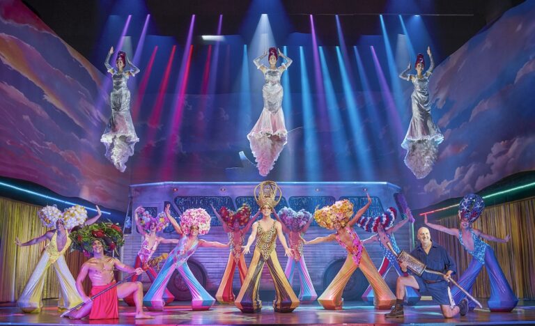 Imagen del musical 'Priscilla, Reina del Desierto