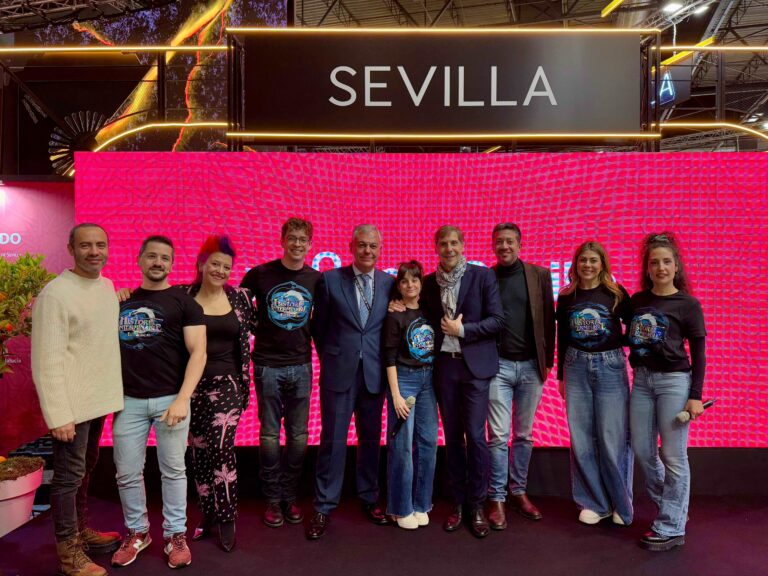 Momento de la presentación en el stand de FITUR en Madrid