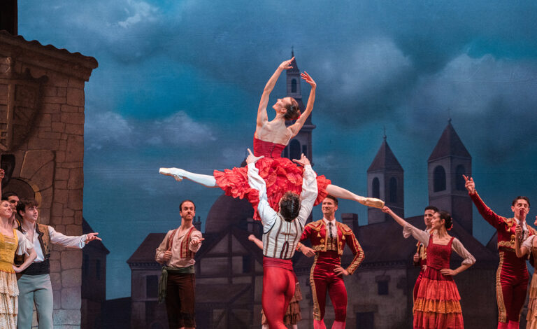 Imagen de escena de 'Don Quijote' por la Compañía Nacional de Danza